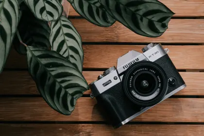 FUJIFILM X-T30 III Kit - Cámara Sin Espejo APS-C + Objetivo XC 13-33mmf/3.5-6.3 OIS