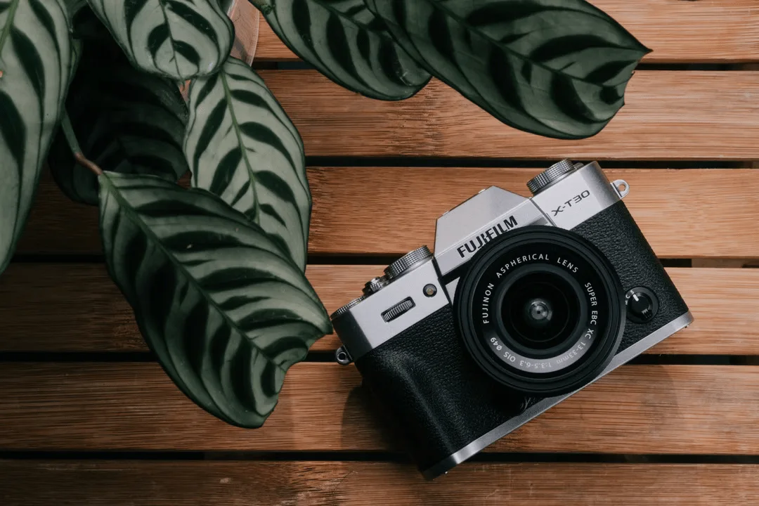FUJIFILM X-T30 III Kit - Cámara Sin Espejo APS-C + Objetivo XC 13-33mmf/3.5-6.3 OIS